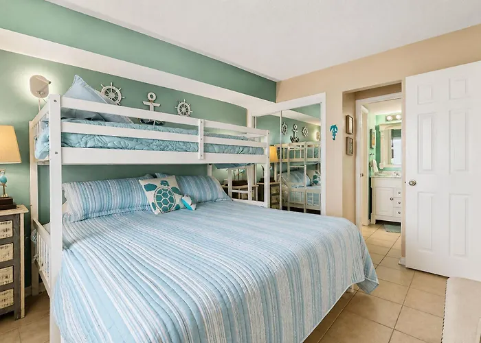 Beachfront With Gulf Views Pools Hot Tubs Tennis Courts Gym Ac & W&d Holiday home